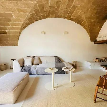 Architect's House With Pool Near Uzes 생-쿠앵탕-라-포테리