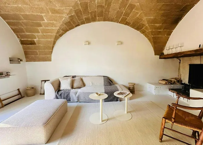 Architect's House With Pool Near Uzes 생-쿠앵탕-라-포테리