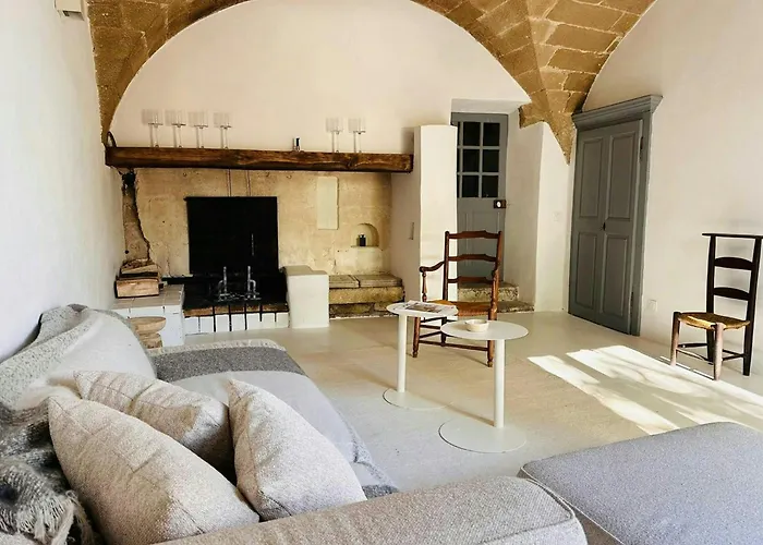 Architect's House With Pool Near Uzes 생-쿠앵탕-라-포테리