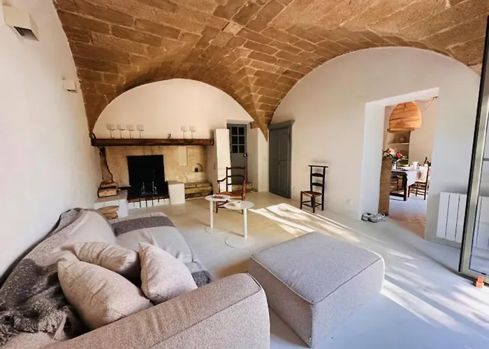 Architect's House With Pool Near Uzes 펜션 *