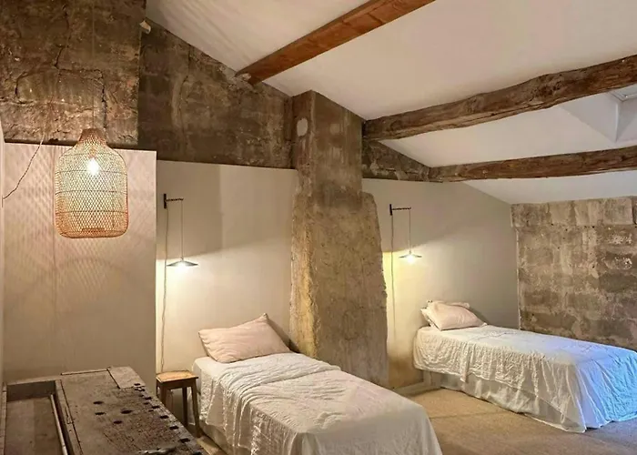 Architect's House With Pool Near Uzes 펜션 생-쿠앵탕-라-포테리
